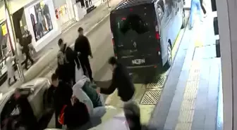Yalova'da 9 kişilik grubun esnafa saldırdığı anlar kamerada