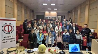 Anadolu Üniversitesi'nden tenisçilere tam destek