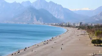 Antalya'da deniz suyu sıcaklığı, hava sıcaklığını geride bıraktı