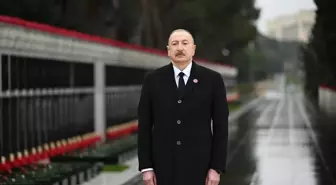 Azerbaycan Cumhurbaşkanı Aliyev, 20 Ocak şehitlerini andı