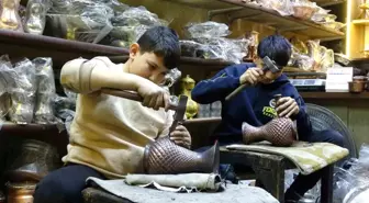 Babasından öğrendiği mesleğini çocuklarına öğretiyor