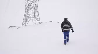 Bakan Bayraktar, kesintisiz enerji akışı için ekiplerin 7 gün 24 saat sahada olduğunu bildirdi Açıklaması