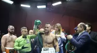 Demir Yumruk Şükrü Altay, 3 Kemer Birden Kazandı