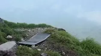 Endonezya'da Kayıp Uçağın Enkazı Bulundu