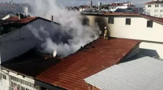 Isparta'da hurda işletmesinin çatısında yangın