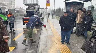 İstanbul'da karla mücadele çalışmaları kesintisiz sürüyor