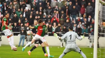 Karşıyaka'nın kalesi yıkıldı