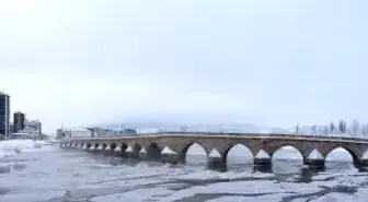 Sivas'ta kar, yerini soğuk havaya bıraktı