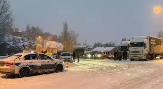 Erzurum-Bayburt kara yolu ulaşıma kapandı