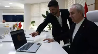 Antalya'da Kepez Belediye Başkanı Kocagöz, AA'nın 'Yılın Kareleri' oylamasına katıldı