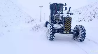 Elazığ'da kar etkili oldu: 482 köy yolu ulaşıma kapandı