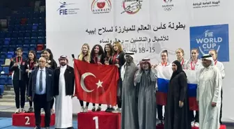 Genç milli eskrimciler Bahreyn'de şampiyon oldu