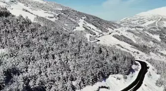 İzmir Ödemiş'te yüksek kesimler beyaza büründü