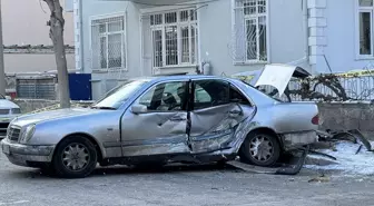 Karaman'da trafik kazasında 2 kişi yaralandı