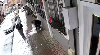 Küçükçekmece'de çocukların yaptığı kardan adamı götürdü