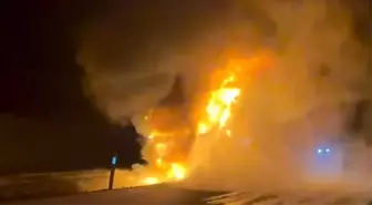 Seyir halindeki tır alev topuna döndü: Sürücü son anda kurtuldu