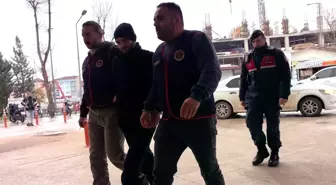 Tekel bayiye tüfekle ateş açıp 2 kişiyi yaralayan cezaevi firarisi yakalandı