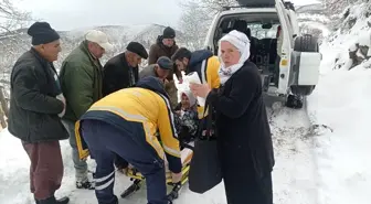 Tokat'ta rahatsızlanan yaşlı kadın için ekipler seferber oldu