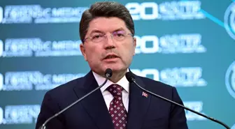 Adalet Bakanı Tunç: Bayrağımıza yönelik alçak girişimle ilgili savcılık soruşturma başlattı