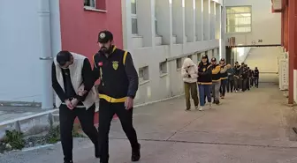 Adana merkezli fuhuş operasyonunda yakalanan 14 zanlı tutuklandı