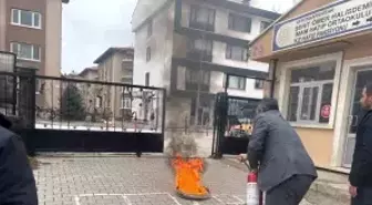 AFAD iki okulda eğitim verip, tatbikat yaptı