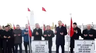 Ağrı Valisi Önder Bozkurt görevine şehitlik ziyaretiyle başladı