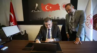 Balıkesir Cumhuriyet Başsavcısı Abdulkadir Akın, AA'nın 'Yılın Kareleri' oylamasına katıldı