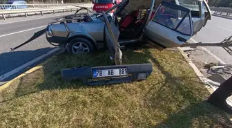 Balıkesir'de çöp kamyonuna çarpan otomobildeki 1 kişi öldü, 2 kişi yaralandı