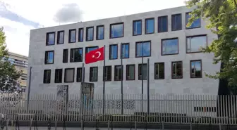 Berlin'de Türkiye Büyükelçiliği'ne saldırı