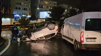 Beşiktaş'ta minibüse çarpan otomobil takla atarak caddeye uçtu; 2 yaralı