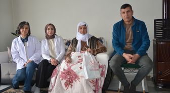 Bitlis'te sağlık ekipleri zorlu kış şartlarında vatandaşlara evlerinde hizmet veriyor