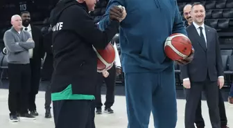 Cumhurbaşkanı Erdoğan, eski NBA oyuncusu Shaquille O'Neal ile bir araya geldi