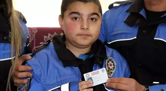 Hayaline kavuştu polis oldu