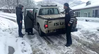 Kanser hastası kadına köy hizmetleri ekipleri yetişti