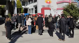 Çocuklarının karnelerini almak için gittikleri okulda hayatlarının şokunu yaşadılar