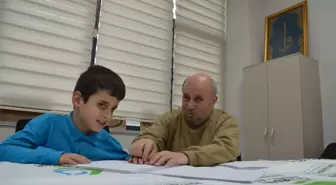 Kocaeli'de görme engelliler, Kur'an-ı Kerim'i parmak uçlarıyla öğreniyor