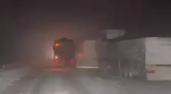 Kop Dağı geçidinde kar ve tipi etkili oldu, Aşkale yoluna çığ düştü