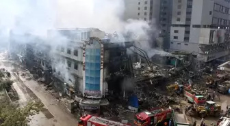 Pakistan'daki Alışveriş Merkezi Yangınında Hayatını Kaybedenlerin Sayısı 21'e Yükseldi