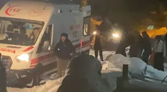 Yolu kapanan köydeki hasta için ekipler seferber oldu