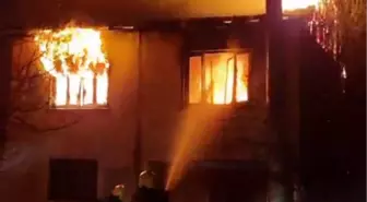 Bolu'da Ahşap Evde Yangın: Ev Kullanılamaz Hale Geldi