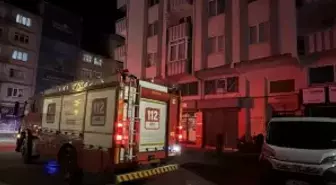 Afyonkarahisar'da apartman dairesinde çıkan yangında 5 kişi dumandan etkilendi