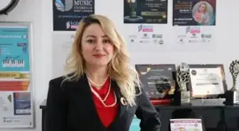 Annesi sayesinde başladığı piyanoda kendi metodolojisini geliştirdi; dünya çapında ödüller aldı