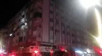 Apartmanda çıkan yangında 5 kişi dumandan etkilendi