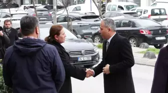 İçişleri Bakanı Ali Yerlikaya, Atlas Çağlayan'ın ailesine taziye ziyaretinde bulunuyor