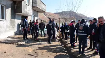 Cizre'de facianın eşiğinden dönüldü: Dev kayalar evi yerle bir etti