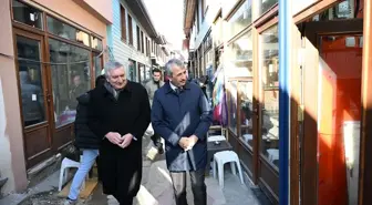Vali Sezer'den Kunduracılar Sokağı İncelemesi