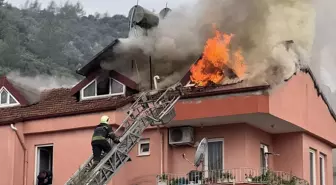 Fethiye'de çatı katında çıkan yangın hasara yol açtı