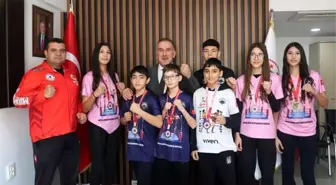 Gençlik ve Spor İl Müdürü Yığmatepe Muay Thai'de başarılı olan sporcuları ağırladı