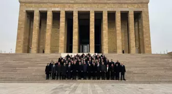 İYİ Parti'den, Anıtkabir'e ziyaret