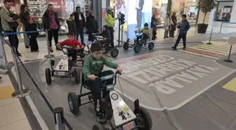 Kütahya'da öğrenci ve velilere uygulamalı trafik eğitimi